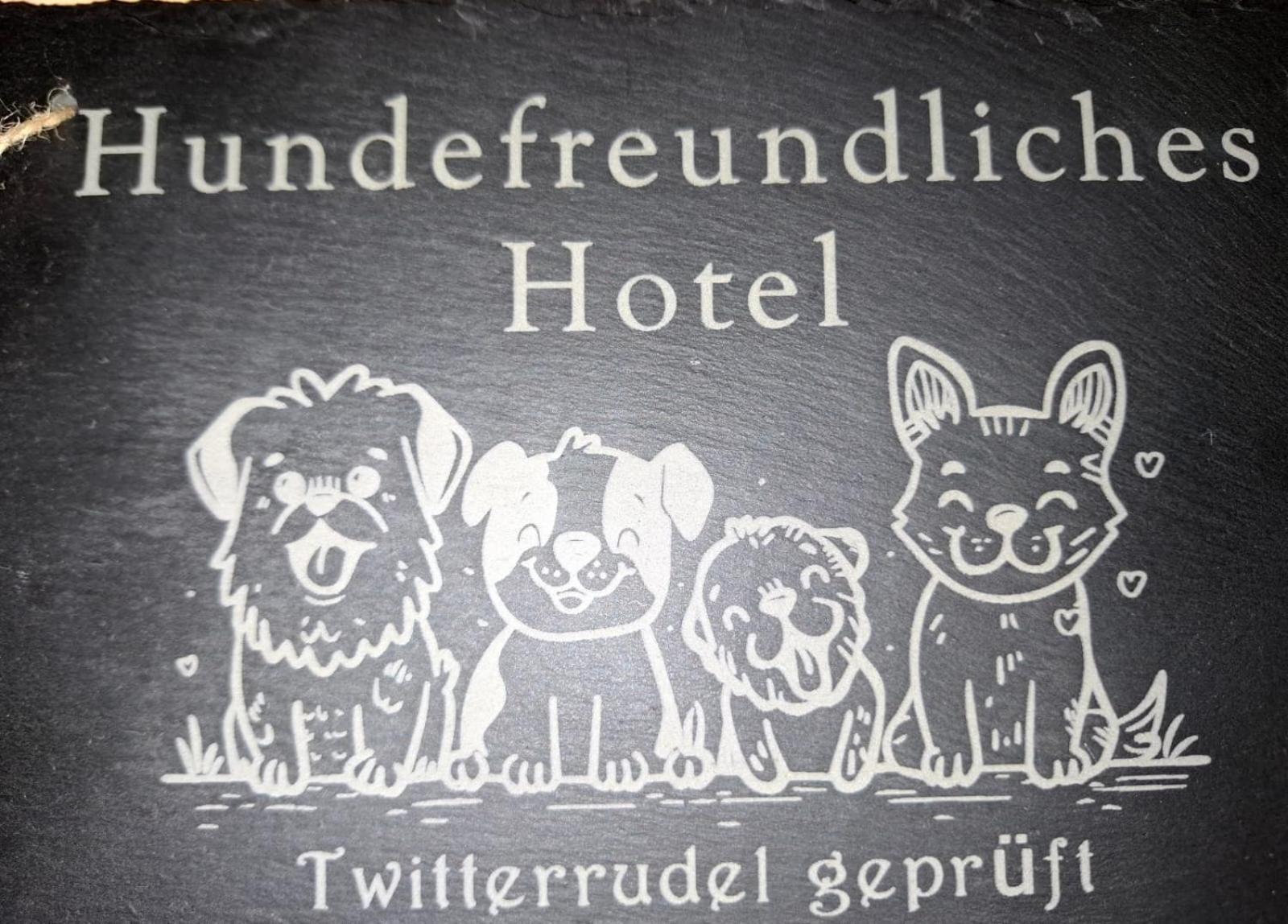 Stadt-Gut-Hotel Rheinischer Hof Essen Bagian luar foto