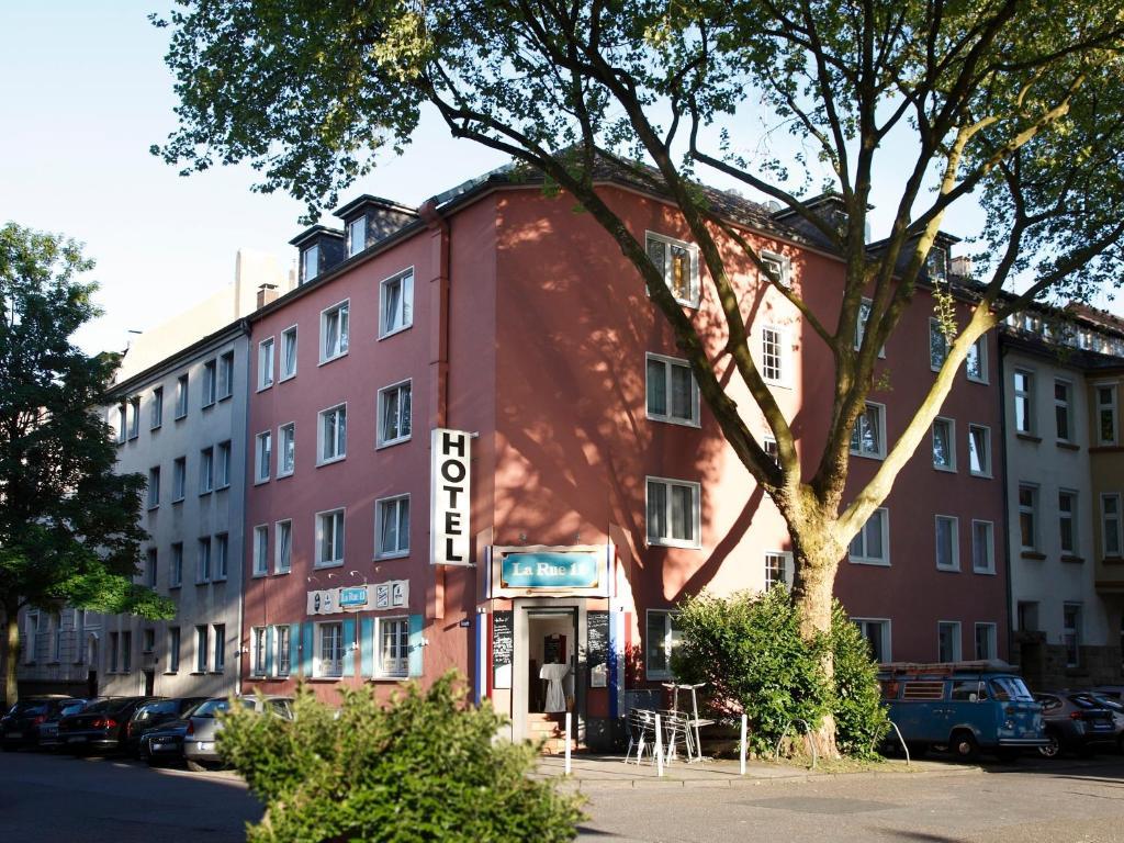 Stadt-Gut-Hotel Rheinischer Hof Essen Bagian luar foto